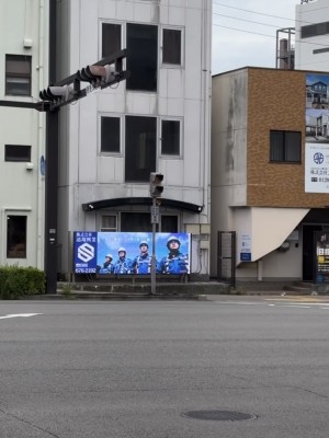 LEDモニター CM 反対道路